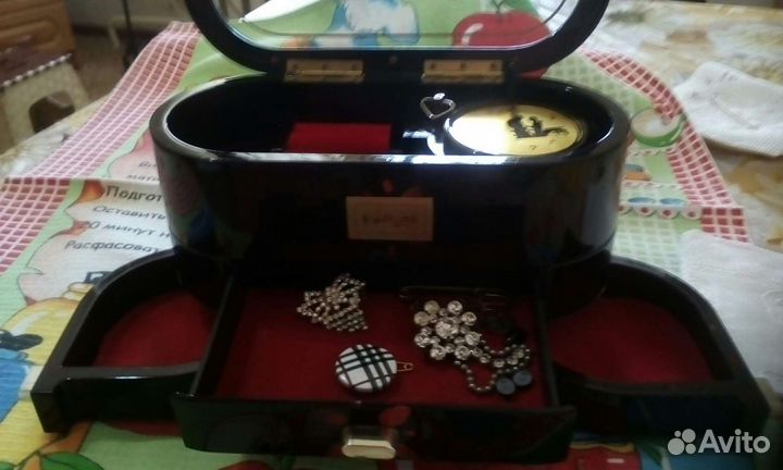 Шкатулка для украшений, музыкальная