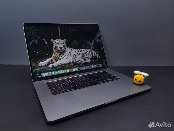 MacBook Pro 16