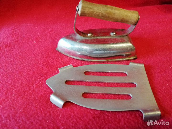 Игрушечный советский утюг. Утюжок СССР