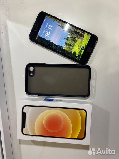 iPhone SE (2020), 64 ГБ