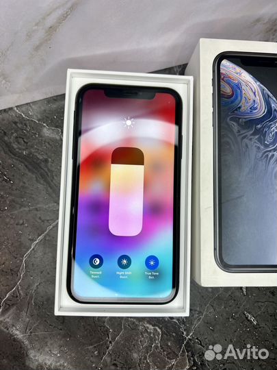 iPhone Xr, 64 ГБ