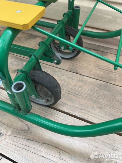 Детские санки на колесах складные