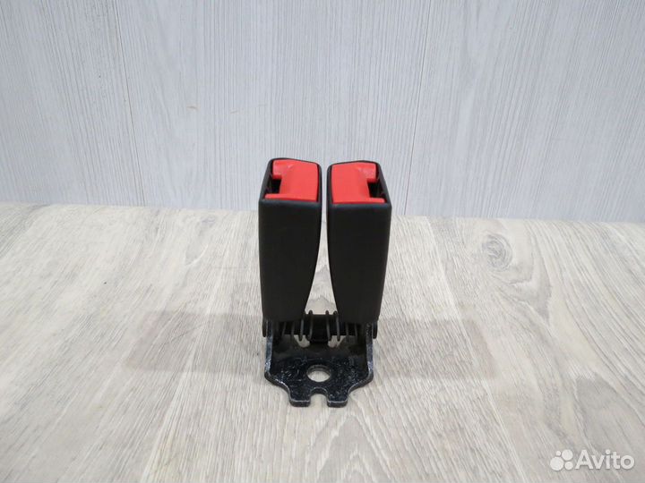 Ответная часть ремня безопасности Ford Focus 3