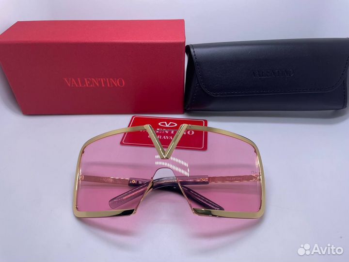 Солнцезащитные очки женские Valentino новинка
