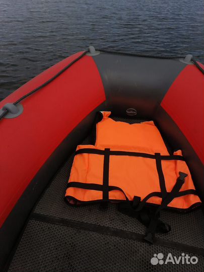 Резиновая лодка с мотором