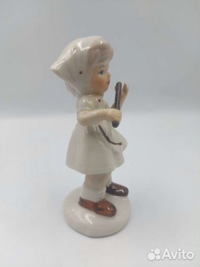 Статуэтка фарфор 
