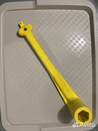 Плавучий гаечный ключ для гребных винтов