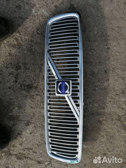 Решетка радиатора Volvo V70 2