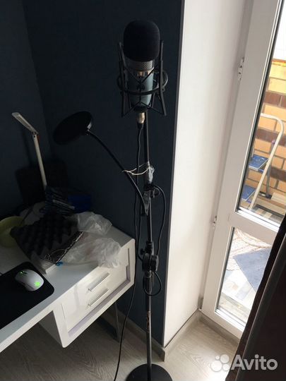 AKG P420