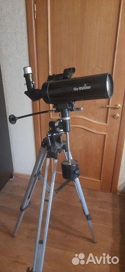Телескоп Sky-Watcher BK MAK80EQ1 на штативе