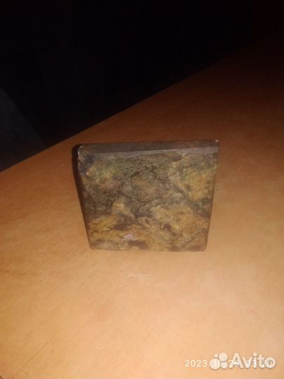 Настольный барельеф В.И.Ленина,бронза на камне