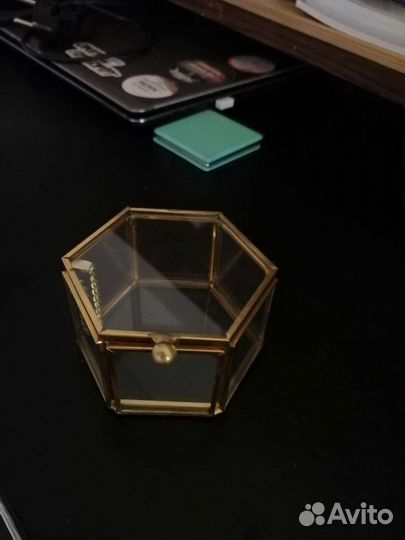 Прозрачная шкатулка для свадебных колец