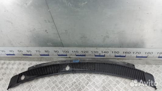 Накладка декоративная (жабо, дождевик) mazda demio