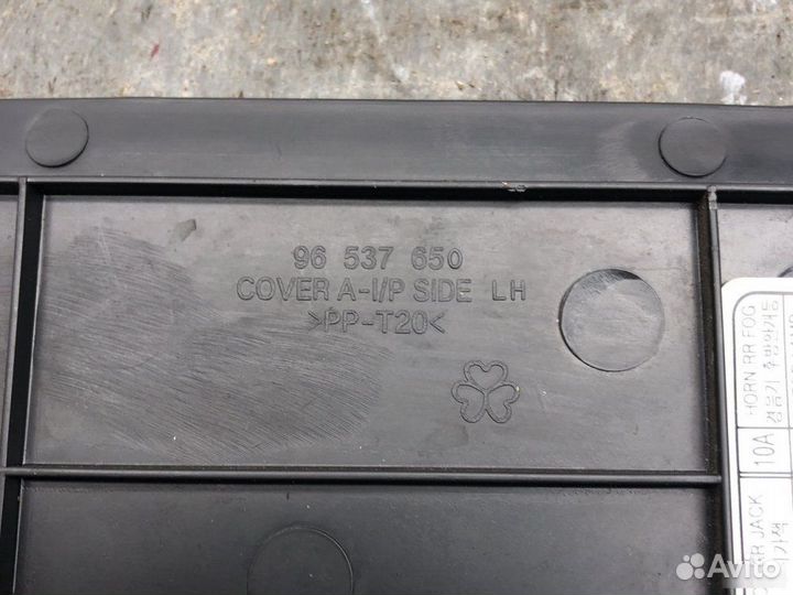 Накладка торпедо левая Chevrolet Aveo T200