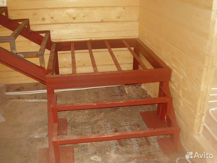 Металлический каркас лестниц