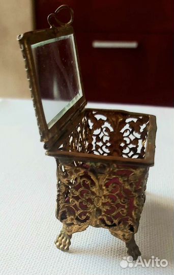 Шкатулка старинная с фацетным стеклом