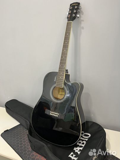 Акустическая гитара