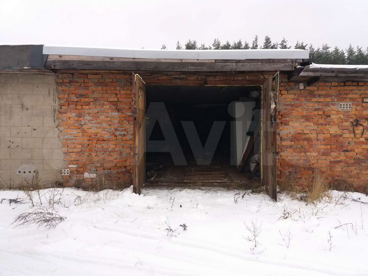 Гараж, > 30 м²