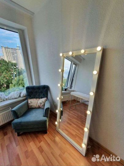 Гримерное зеркало в полный рост с лампочками