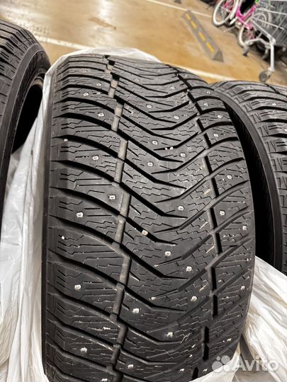 Yokohama Ice Guard IG65 295/40 R21 111T