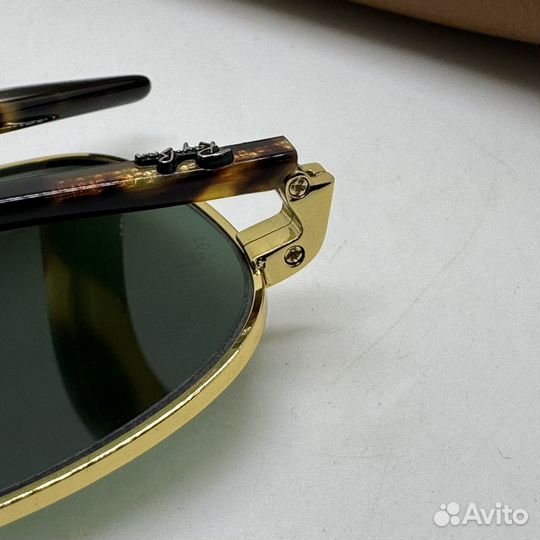 Солнцезащитные очки ray ban rb3688