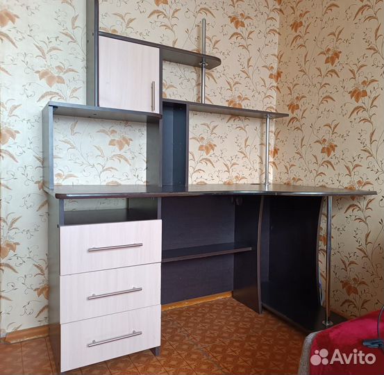 Письменный стол