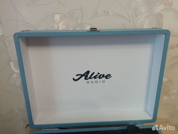 Проигрыватель винила alive