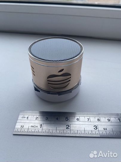 Портативная колонка Mini Speaker и карта памяти