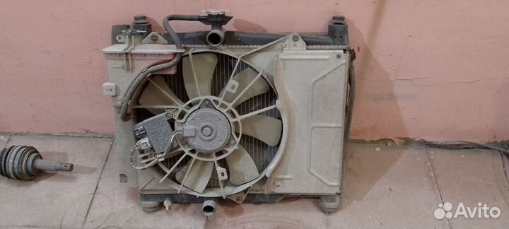 Радиатор основной Toyota Vitz 2003 1640023150 SCP1