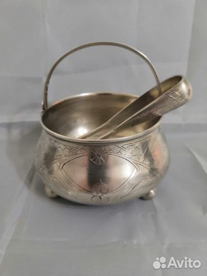 Серебряная сахарница, щипцы. (84 проба)