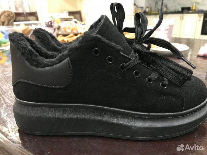 Тёплые кроссовки