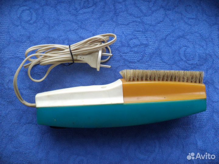 Электрощетка-пылесос Ветерок-3