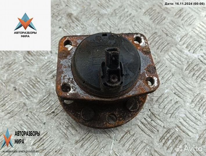 Ступица задняя правая Ford Mondeo 3 2001