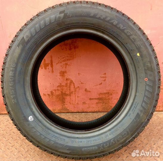 Triangle IcelynX TI501 215/60 R16 99T