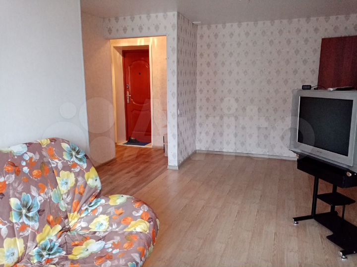 2-к. квартира, 40 м², 3/3 эт.