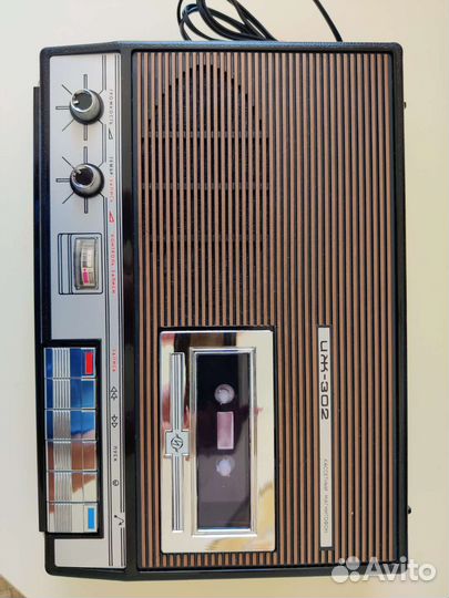 Кассетный магнитофон Иж-302 +2 кассеты б/у