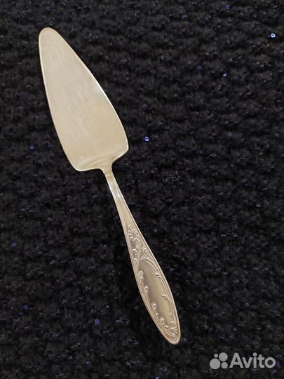 Ножи. Ложки. Вилки. Лопатки для десерта