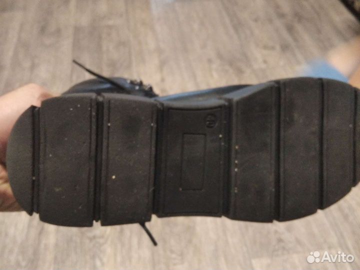 Женские ботинки