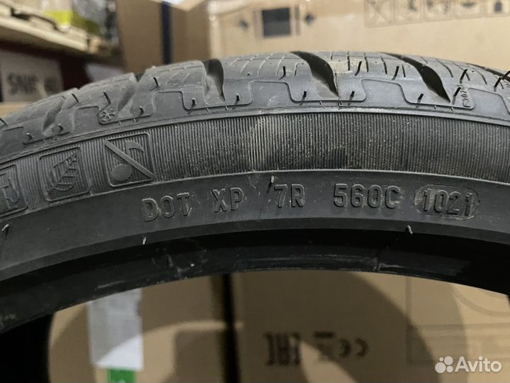 Pirelli Scorpion Winter 275/35 R22 и 315/30 R22 107