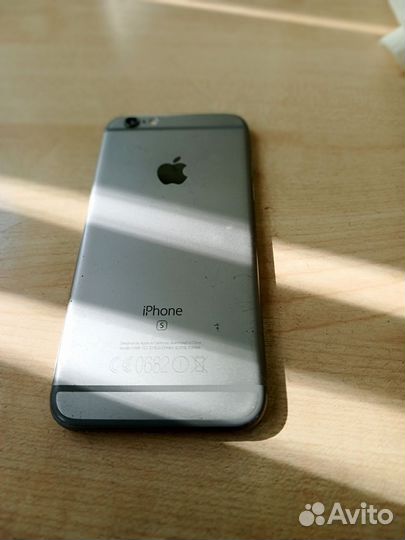 Телефон iPhone 6s