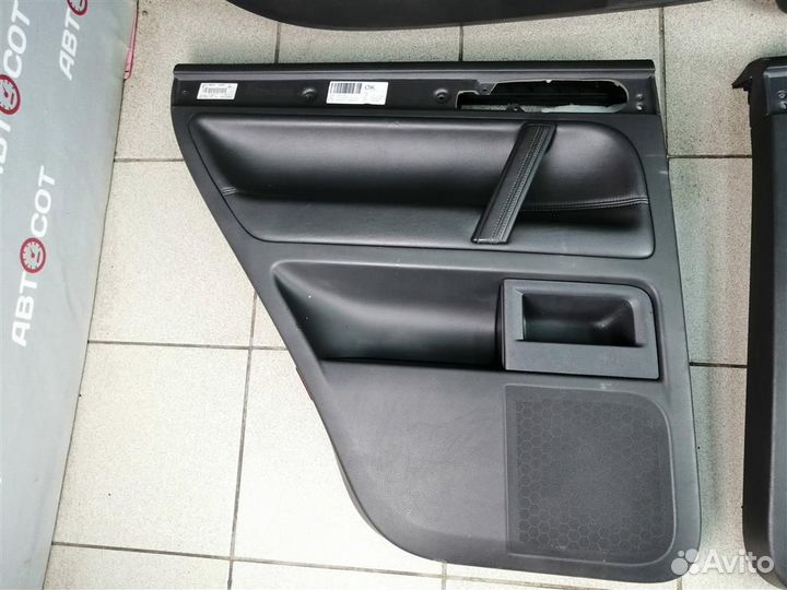 Дверные карты комплект VW Touareg 7L 20032010