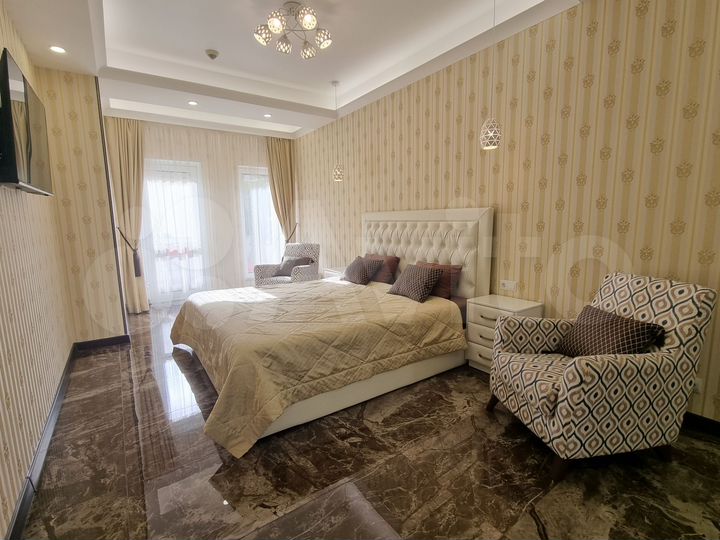 2-к. квартира, 76 м², 3/9 эт.