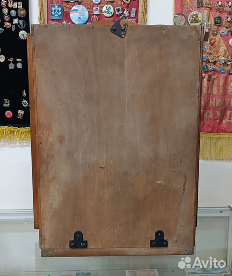 Настенные часы с четвертным боем 