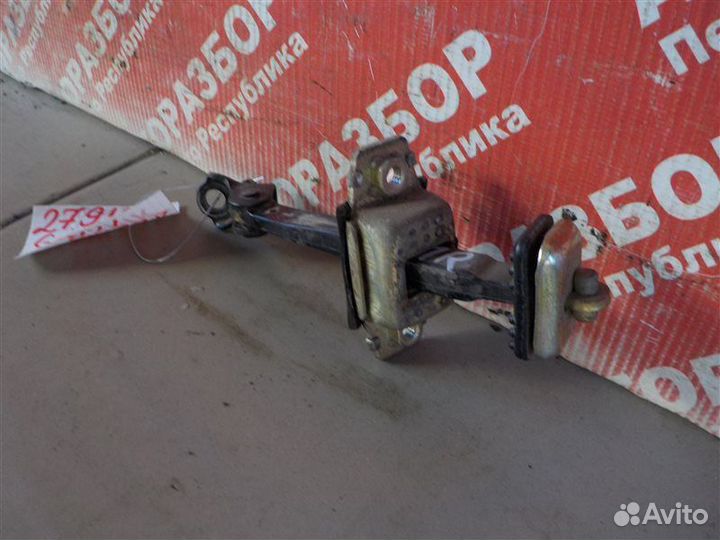 Ограничитель хода двери передний правый Geely Mk