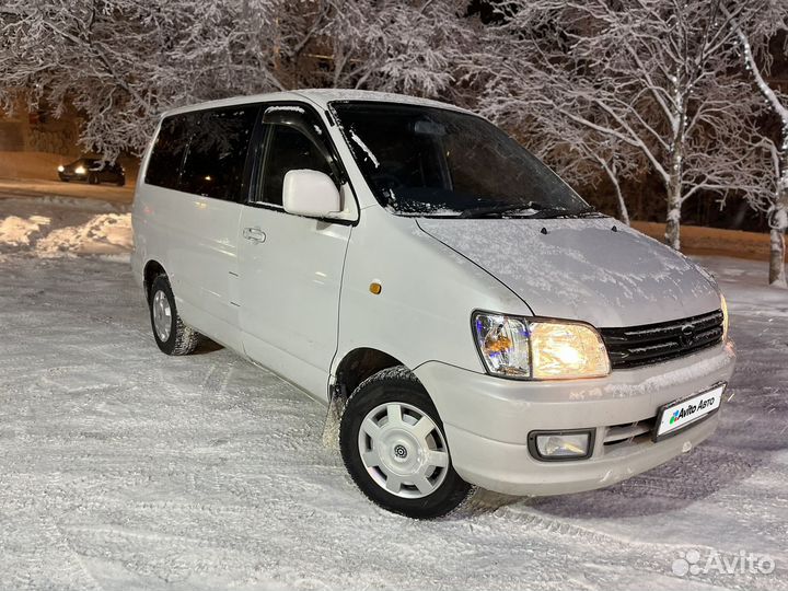 Toyota Noah 1998