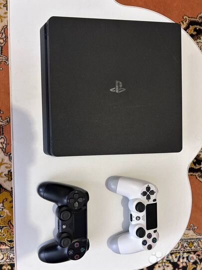 Sony PS4 slim