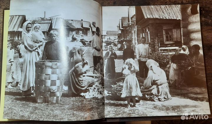 Métiers d'art : du bassin central de la Volga 1988