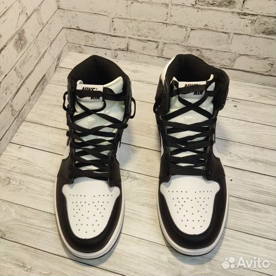 Кроссовки Air Jordan 1 Retro High Black White