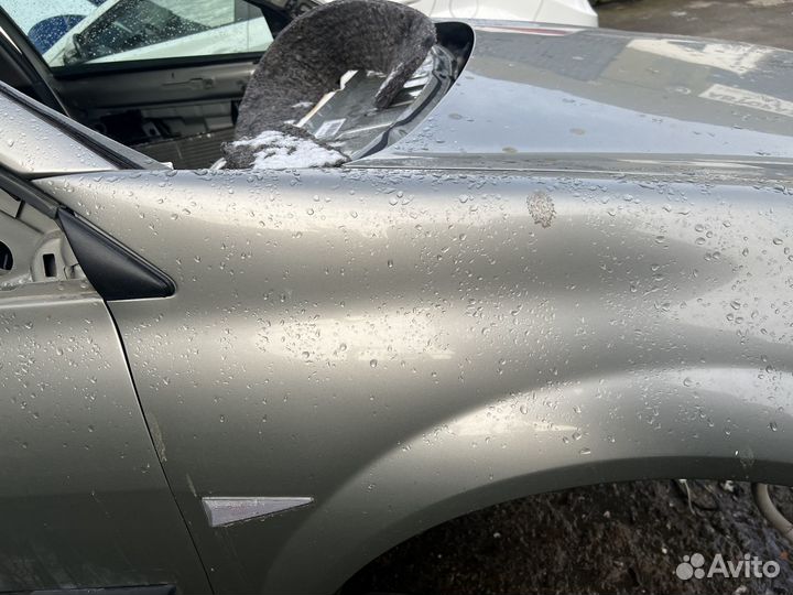 Крыло переднее правое на Renault Megan 2