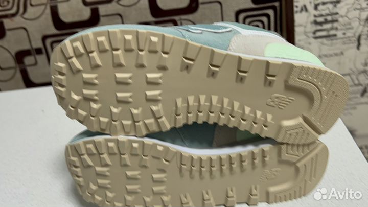 Кроссовки женские NB